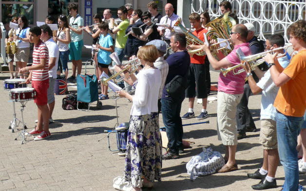 L harmonie des mineurs a offert une vraie surprise aux habitants photo christine liogier